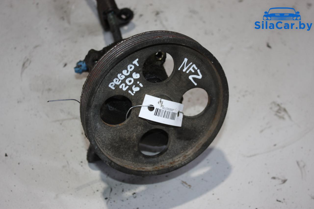 насос гидроусилителя руля Peugeot 206 1 поколение 2000, 1.6 л., бензин - фото №1