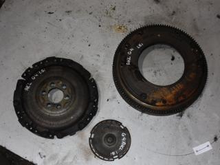 комплект сцепления Volkswagen Golf 4 поколение 2000, 1.6 л., AKL, бензин, 027105273D