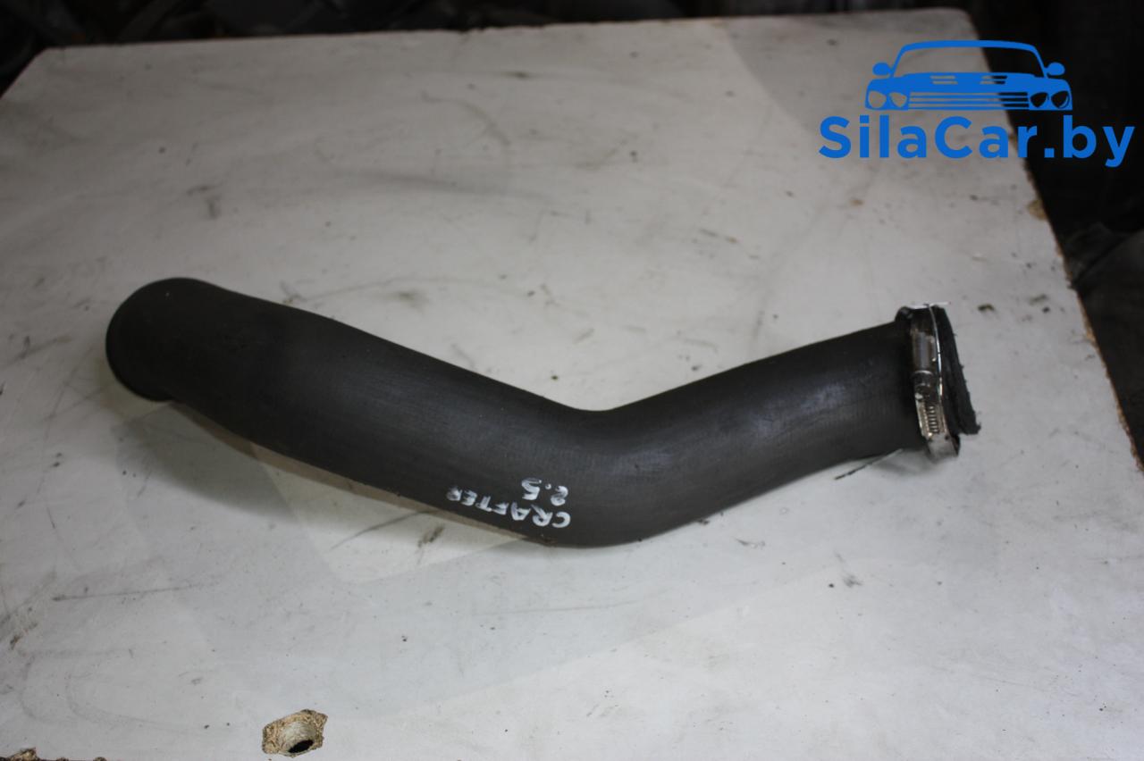 патрубок интеркулера Volkswagen Crafter 1 поколение 2010, 2.5 л., дизель - фото №1