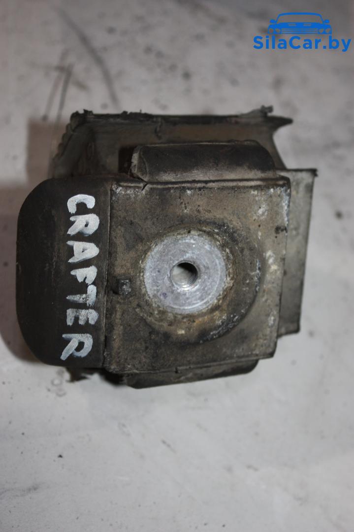 подушка крепления двигателя Volkswagen Crafter 1 поколение 2010, 2.5 л., дизель, 742101802 - фото №1