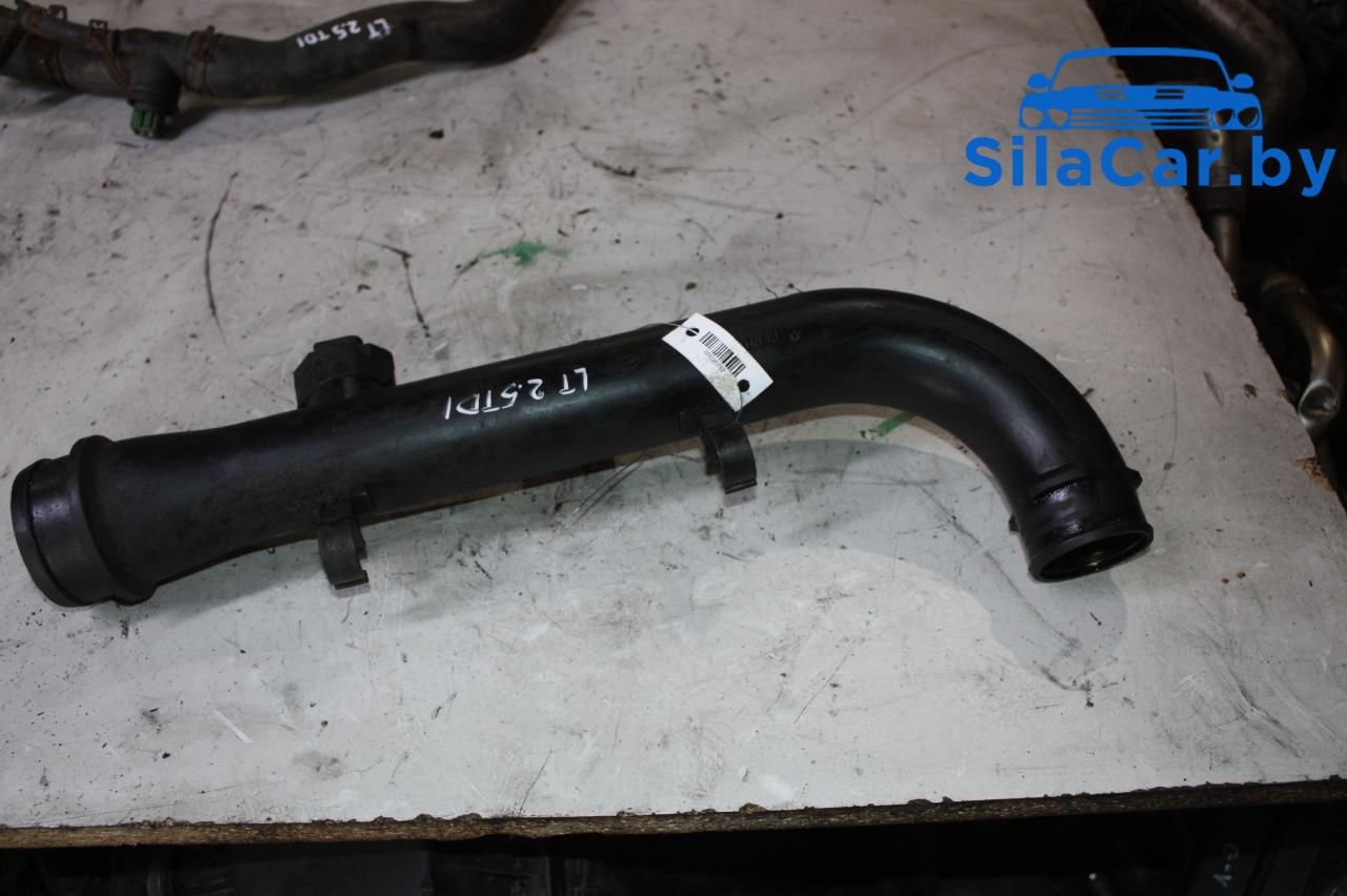 патрубок интеркулера Volkswagen LT 2 поколение 2000, 2.5 л., дизель - фото №1