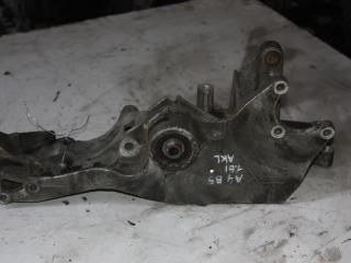 кронштейн (крепление) Audi A4 B5 1999, 1.6 л., AKL, бензин, 06B903143F