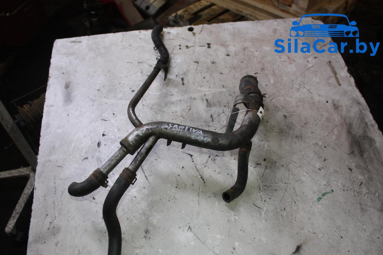 патрубок радиатора Chevrolet Captiva 1 поколение 2009, 2.0 л., дизель - фото №1