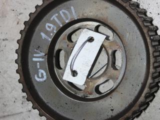 звездочка ТНВД Volkswagen Golf 4 поколение 2000, 1.9 л., дизель, 038130111A