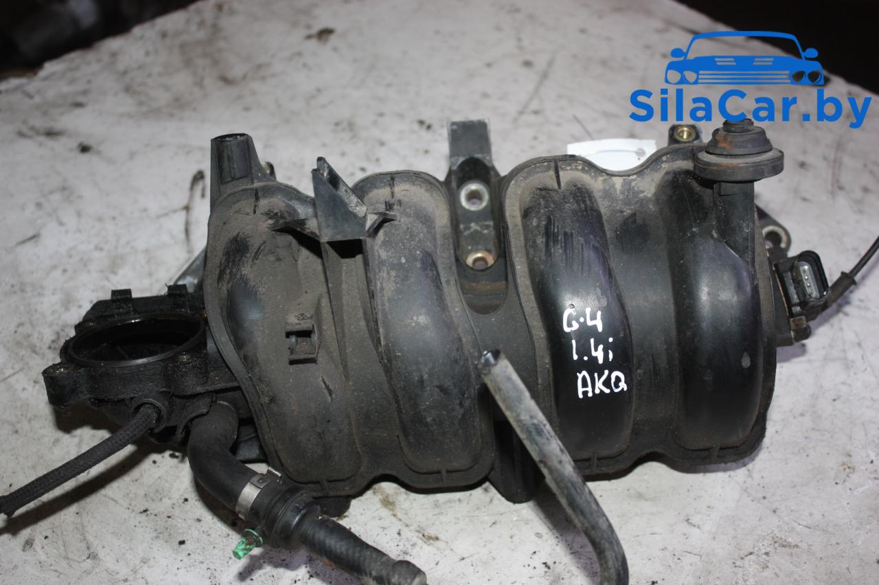коллектор впускной Volkswagen Golf 4 поколение 2001, 1.4 л., бензин - фото №1