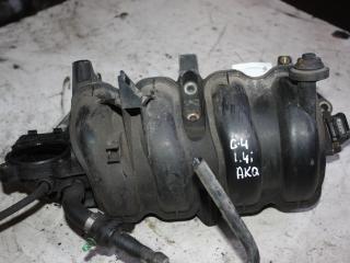 коллектор впускной Volkswagen Golf 4 поколение 2001, 1.4 л., бензин