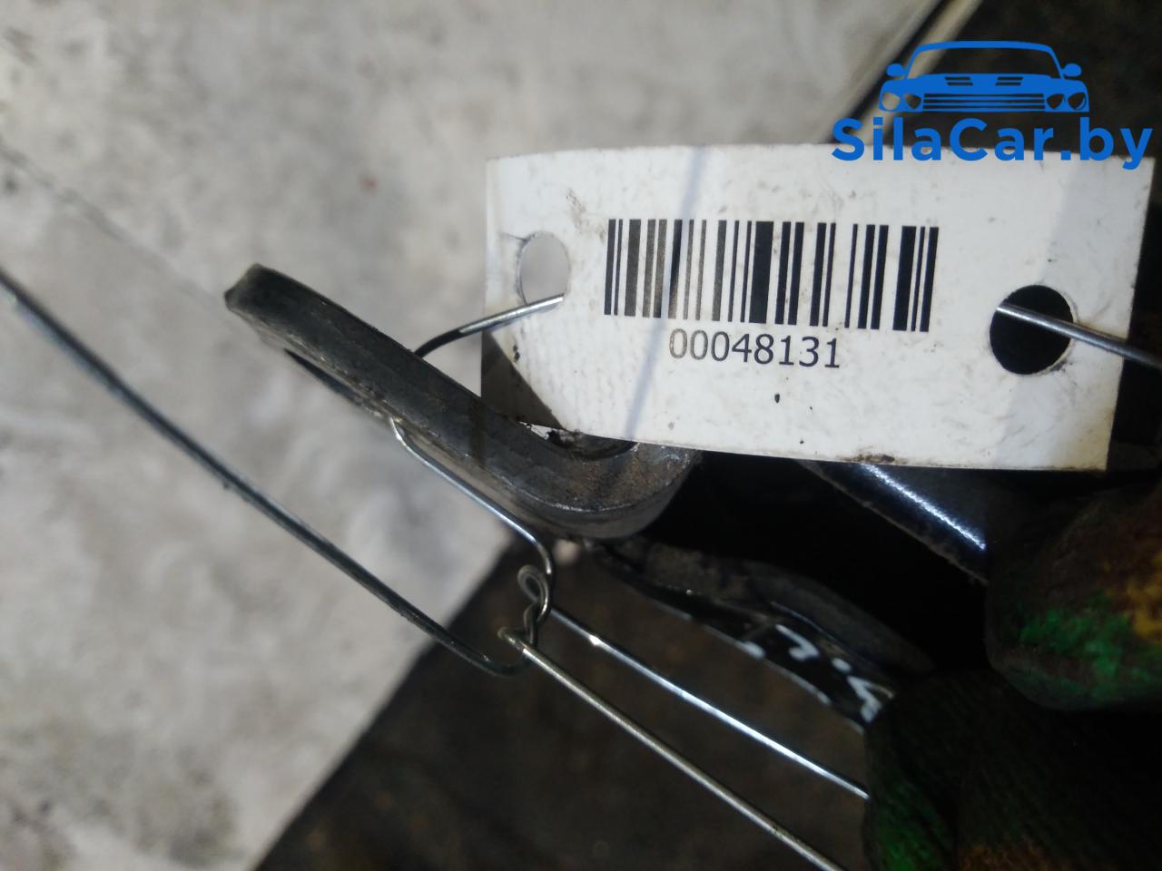 петля двери Toyota Avensis Verso 1 поколение 2003 - фото №1