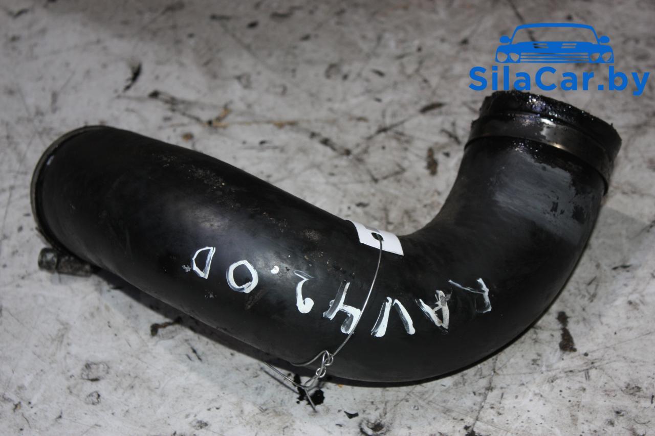 патрубок интеркулера Toyota RAV4 3 поколение (XA30) 2005, 2.0 л., дизель - фото №1