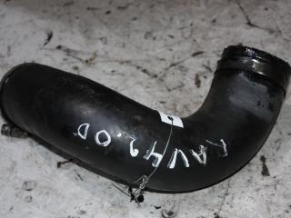 патрубок интеркулера Toyota RAV4 3 поколение (XA30) 2005, 2.0 л., дизель