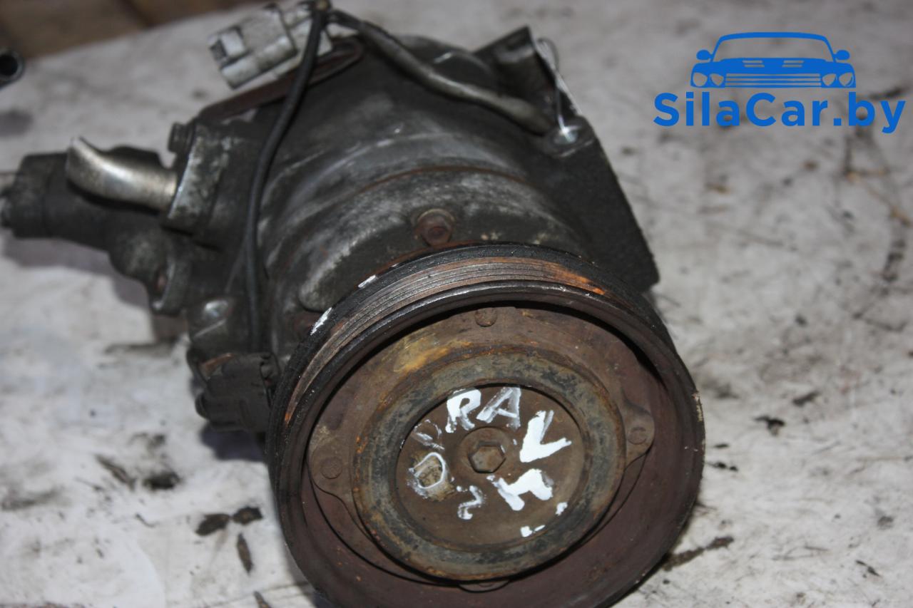 компрессор кондиционера Toyota RAV4 3 поколение (XA30) 2005, 2.0 л., дизель - фото №1