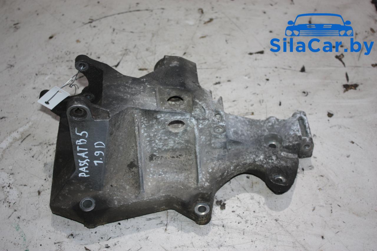 кронштейн (крепление) Volkswagen Passat B5 2001, 1.9 л., дизель, 038903148AE - фото №1