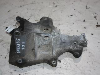 кронштейн (крепление) Volkswagen Passat B5 2001, 1.9 л., дизель, 038903148AE