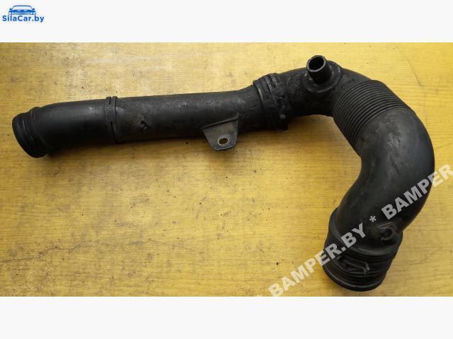 патрубок воздушного фильтра Volkswagen LT 2 поколение 2001, 2.5 л., AGX, дизель - фото №1