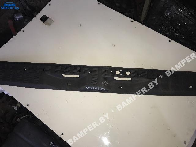 накладка внутренняя на заднюю панель кузова Mercedes-Benz Sprinter 2 поколение (W906) 2007 - фото №1