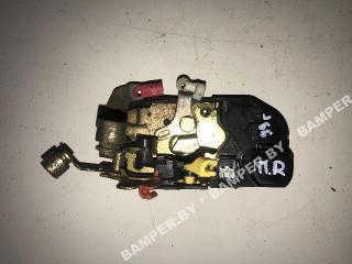 замок двери передней правой Chrysler Voyager 3 поколение 1999