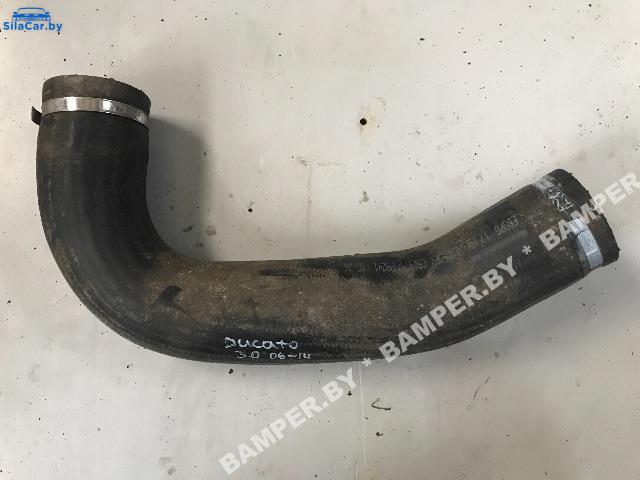 патрубок интеркулера Fiat Ducato 3 поколение 2008, 3.0 л., F1CE0481D, дизель - фото №1