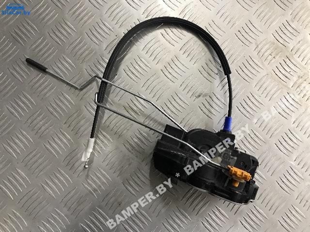 замок двери передней правой Opel Mokka 1 поколение 2015 - фото №1