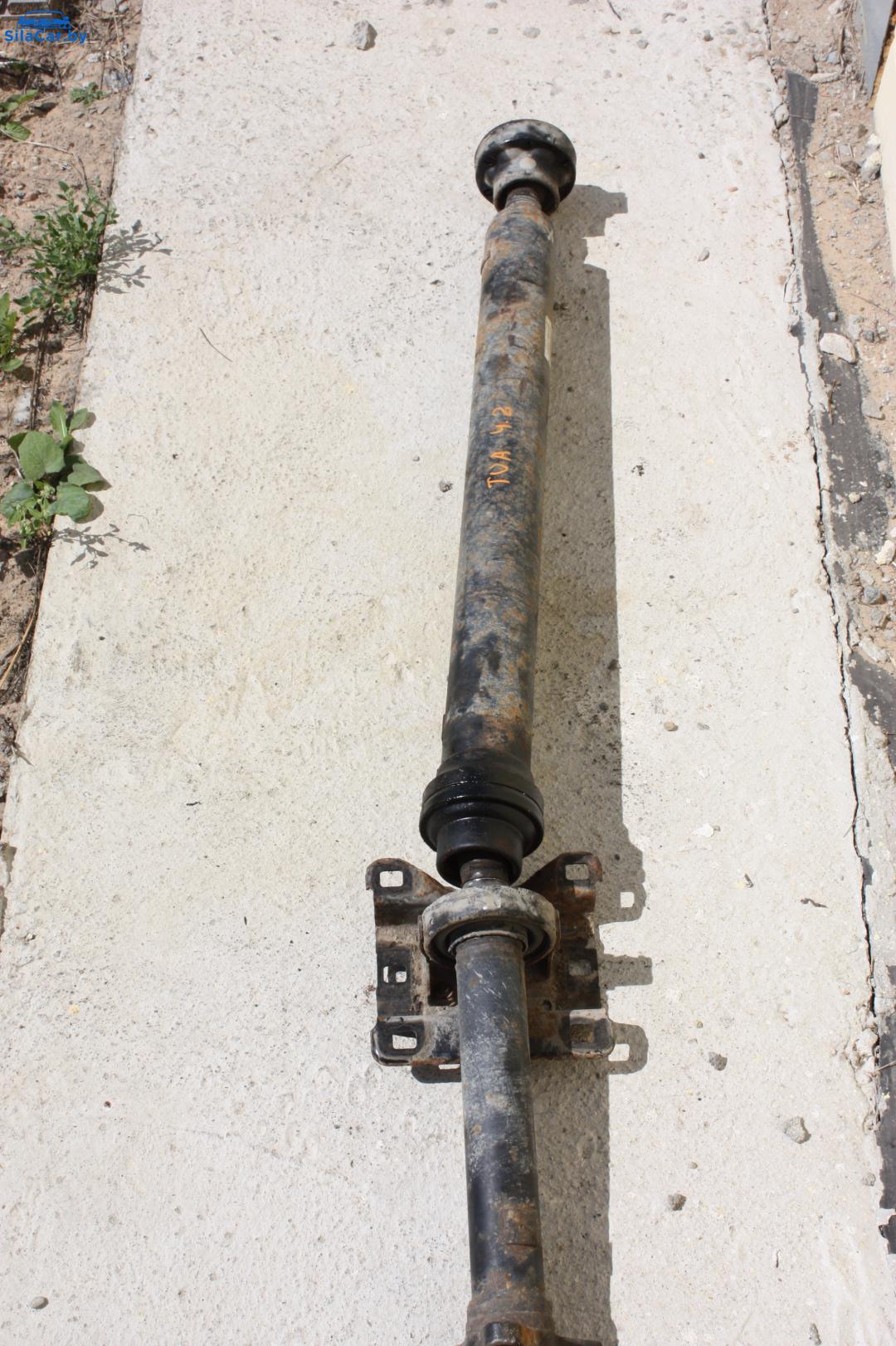 карданный вал Volkswagen Touareg 1 поколение 2005, 4.2 л., бензин, АКПП - фото №1