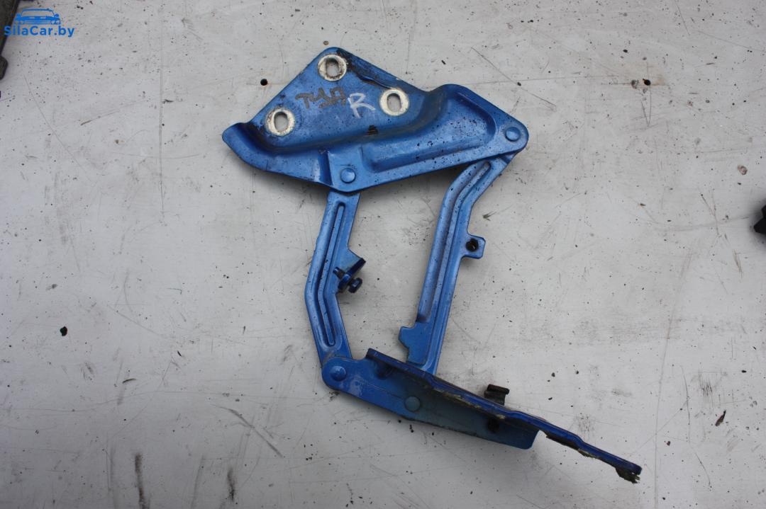 петля капота правая Volkswagen Touareg 1 поколение 2006, 2.5 л., BAC, дизель, МКПП - фото №1