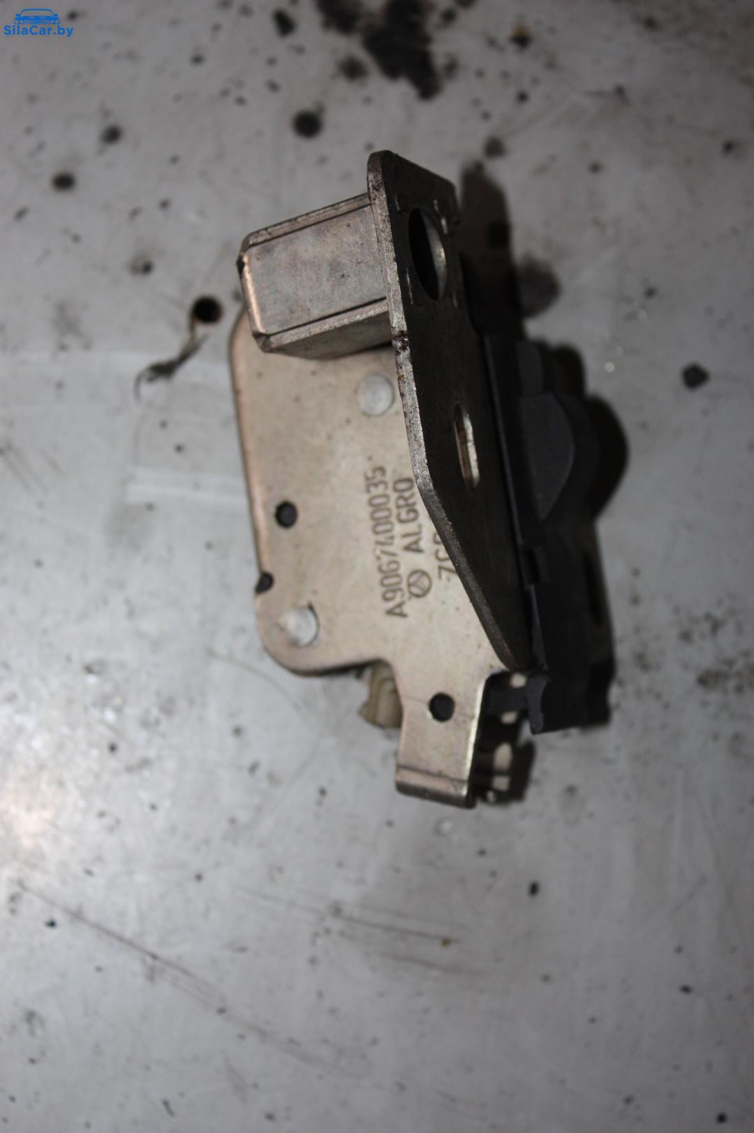 замок двери Mercedes-Benz Sprinter 2 поколение (W906) 2008 - фото №1