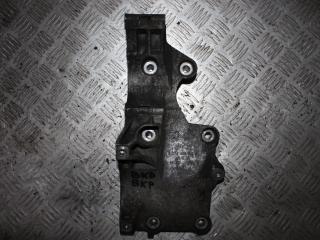 кронштейн генератора Volkswagen Passat B6 2007, 2.0 л., BKD, дизель, МКПП