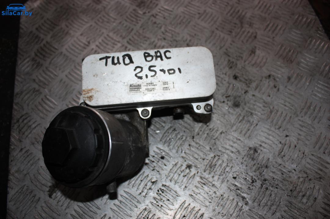 корпус масляного фильтра Volkswagen Touareg 1 поколение 2004, 2.5 л., BAC, дизель, МКПП - фото №1