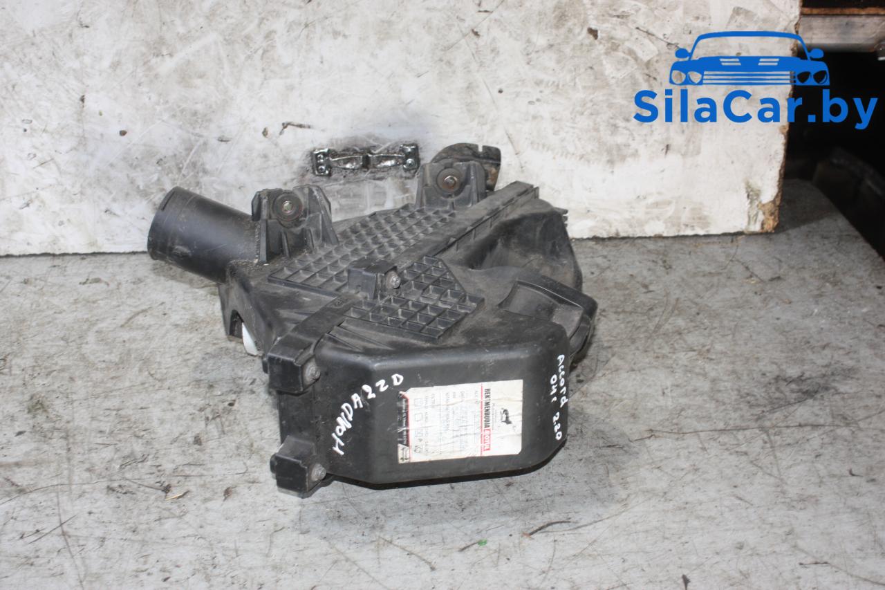 корпус воздушного фильтра Honda Accord 7 поколение 2006, 2.2 л., дизель, универсал - фото №1