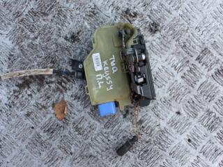 замок двери передней левой Volkswagen Touareg 1 поколение 2002