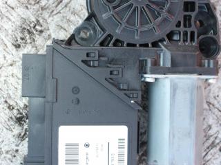 моторчик стеклоподъемника передний левый Volkswagen Touareg 1 поколение 2002