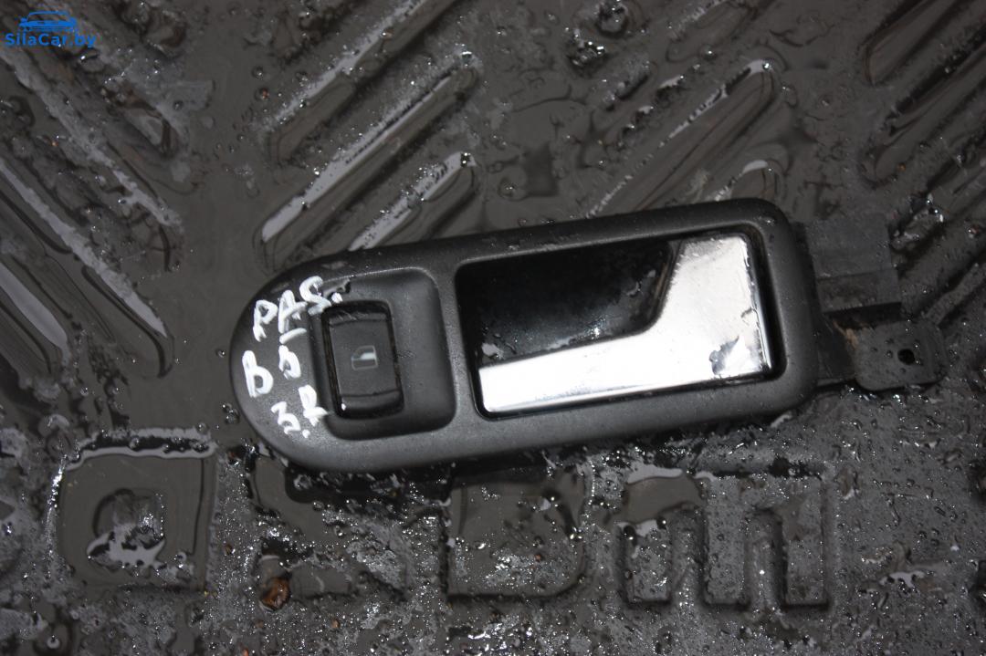 ручка внутренняя задняя правая Volkswagen Passat B5 1996 - фото №1