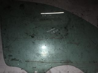 стекло двери передней правой Volkswagen Touareg 1 поколение 2004