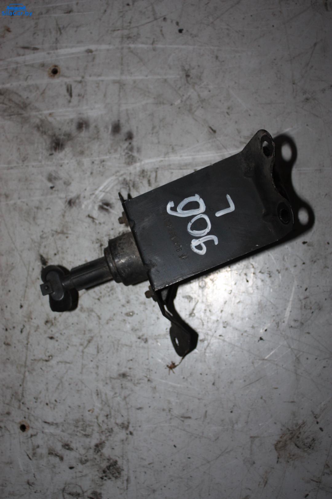 форсунка омывателя фары левая Mercedes-Benz Sprinter 2 поколение (W906) 2006 - фото №1