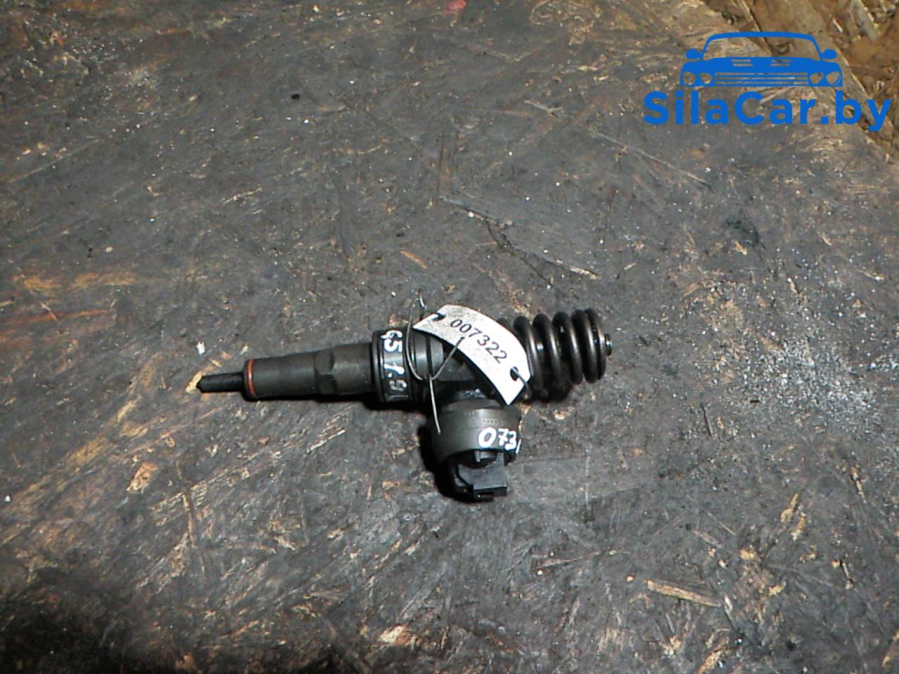 форсунка Volkswagen Golf 5 поколение (2003 - 2009), 1.9 л., дизель, 038130073AC - фото №1