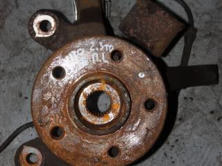 кулак поворотный левый Mercedes-Benz Vito W638 2000, 2.3 л., дизель