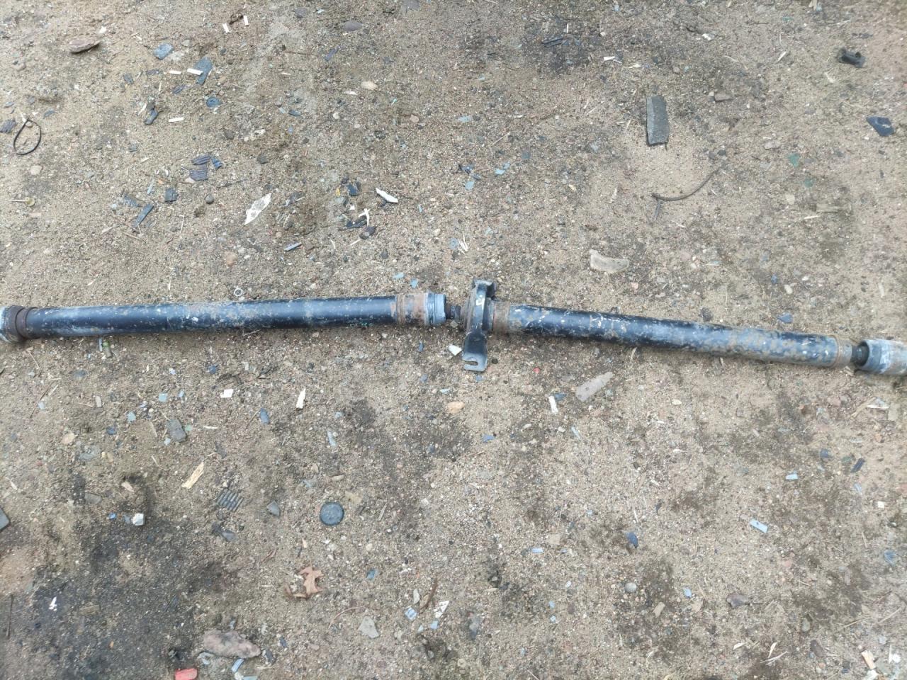 карданный вал Chevrolet Traverse 2 поколение 2019, 3.6 л., бензин, АКПП, бежевый, полный привод, 84242808 - фото №1