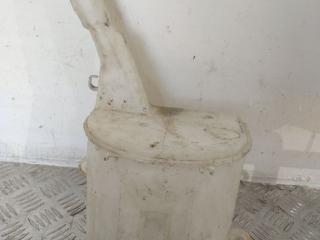 бачок омывателя Toyota Yaris Verso 1 поколение XP20 2000, 060851-017