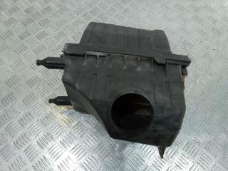 корпус воздушного фильтра Mazda Tribute 1 поколение 2002