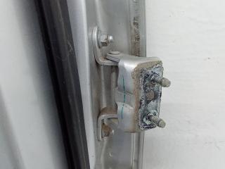 петля двери Nissan Versa C11 2008