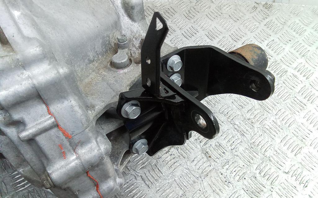 кронштейн КПП Toyota Verso 1 поколение 2009, 2.0 л., дизель, МКПП - фото №1
