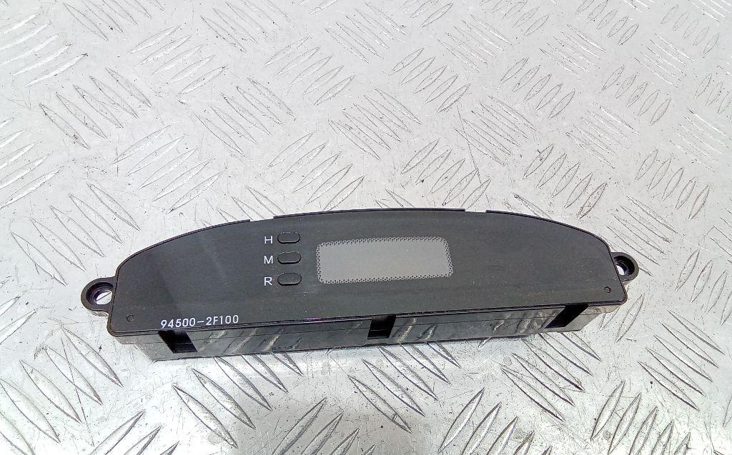 часы Kia Cerato 1 поколение 2004, 94500-2F100 - фото №1