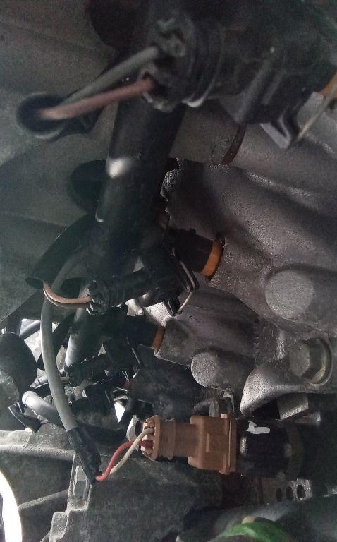 форсунка Renault Clio 2 поколение 2001, 1.4 л., бензин, МКПП - фото №1