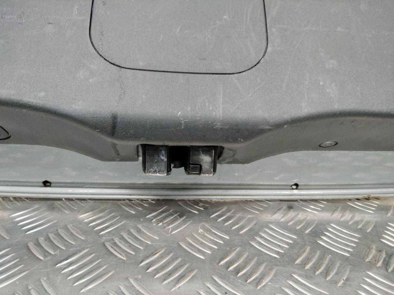 замок багажника Toyota Auris 1 поколение 2009 - фото №1