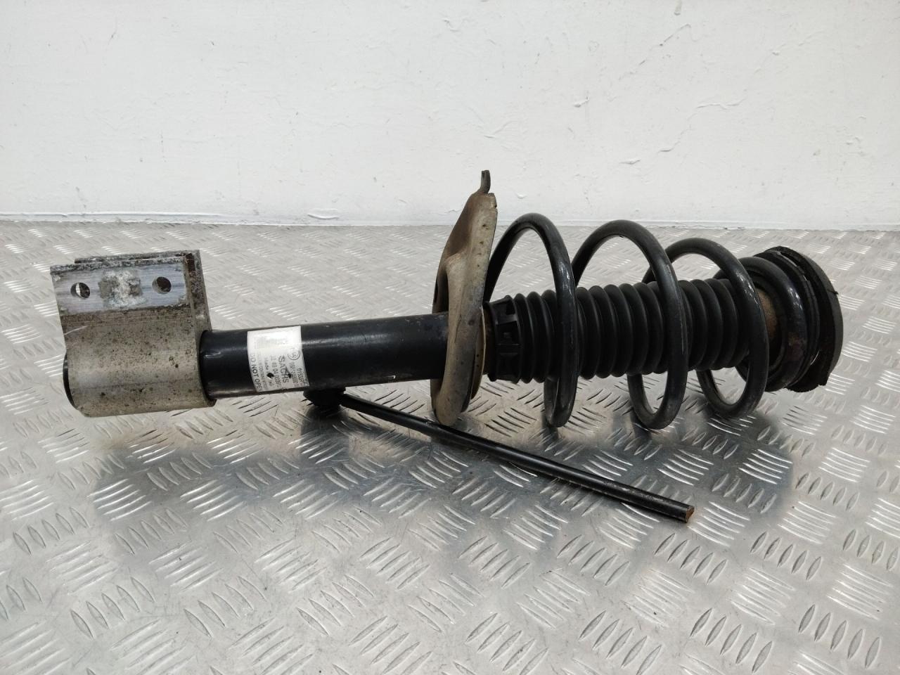 амортизатор передний правый Peugeot Partner 2 поколение (B9) 2010, 1.6 л., дизель, 9684108680 - фото №1