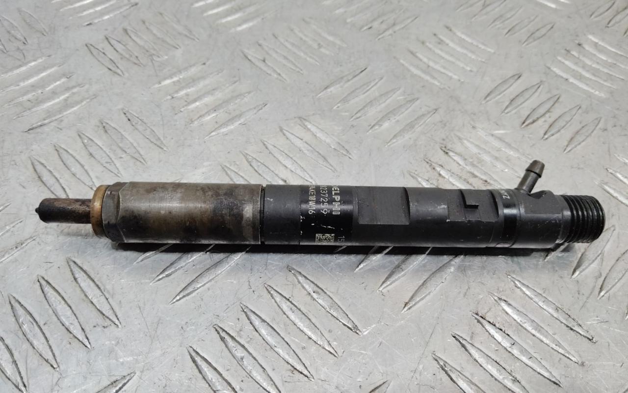 форсунка Renault Megane 3 поколение 2011, 1.5 л., дизель, МКПП, 166000897R, 8200827965 - фото №1