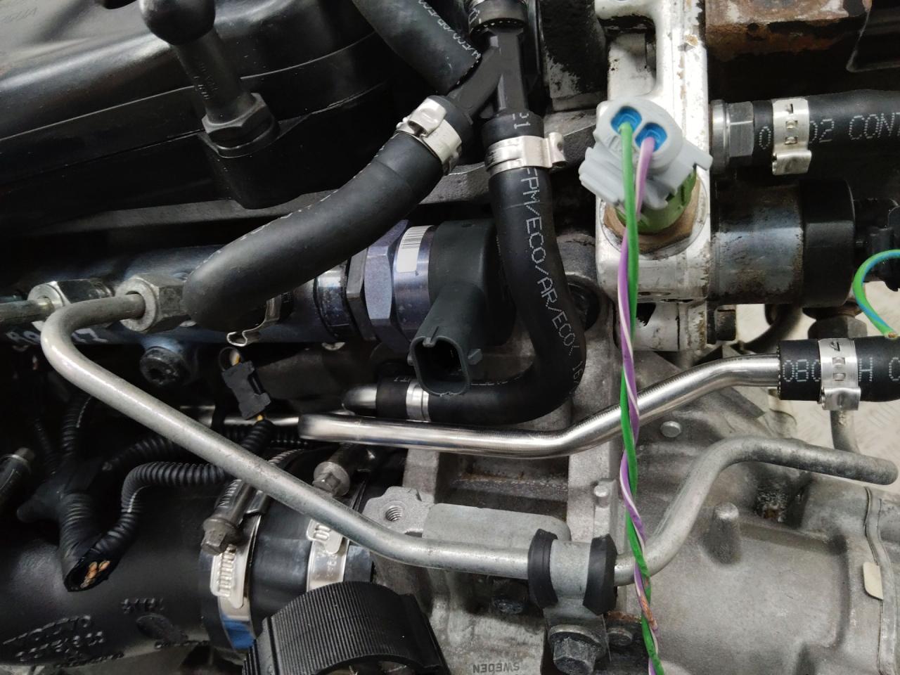 pегулятор давления топлива Volvo V70 3 поколение 2007, 2.4 л., дизель, АКПП, 0281002712 - фото №1