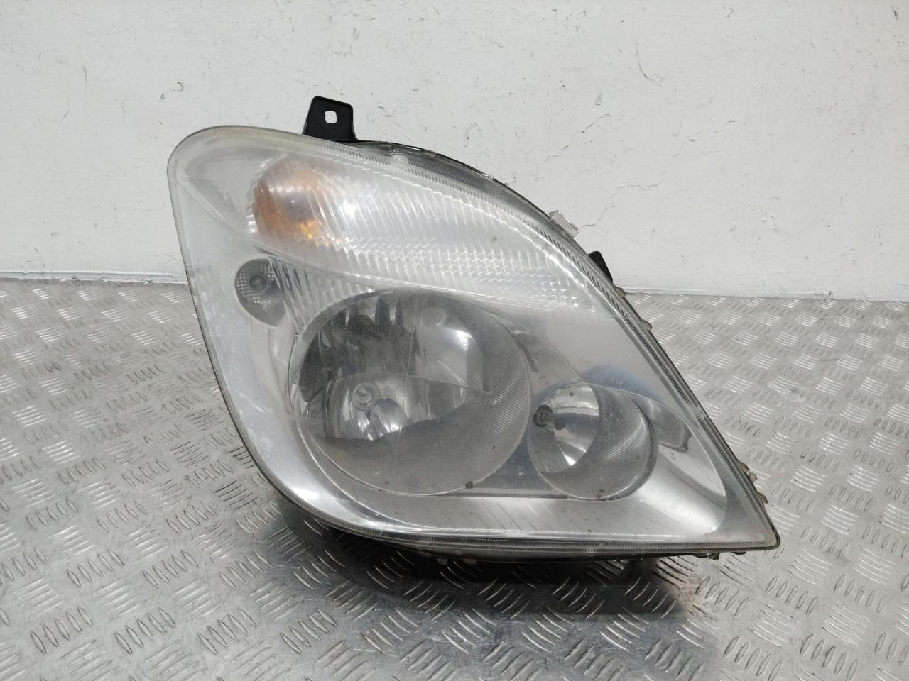 фара правая Mercedes-Benz Sprinter 2 поколение (W906) 2011, A9068200461 - фото №1