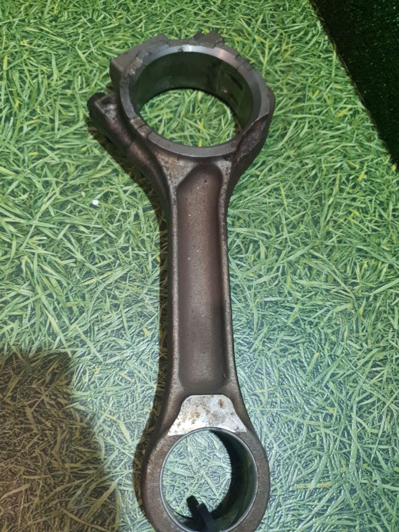 шатун DAF XF 95 1 поколение 2004, 12.6 л., XE 355 C, дизель, МКПП, белый, грузовик, 1437498 - фото №1