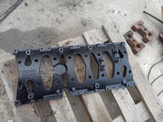 крышка двигателя передняя Renault Magnum 4 поколение 2006, 12.1 л., дизель, АКПП, 3183414