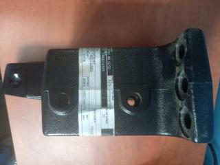 кронштейн переднего бампера Renault T-Series 1 поколение 2016, дизель, 7482232523