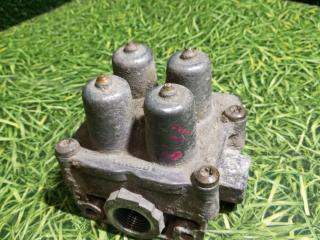 Клапан защитный 4-х контурный MAN TGA 1 поколение 2003, 12.0 л., D 2866 LF28, дизель, АКПП, 81521516096